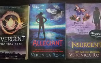Divergent series by Veronica Roth