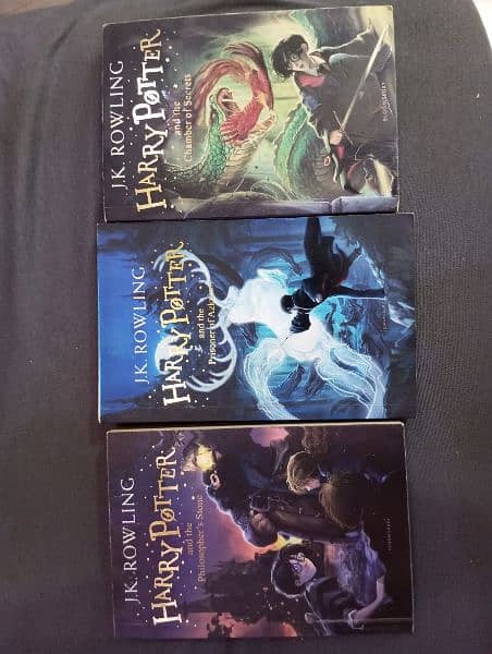 Pack of 3 rare harry potter books in cheap price